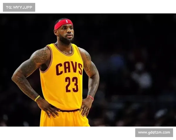 如何从篮球技术和个人特色角度解读拉梅尔鲍尔的三球称号含义