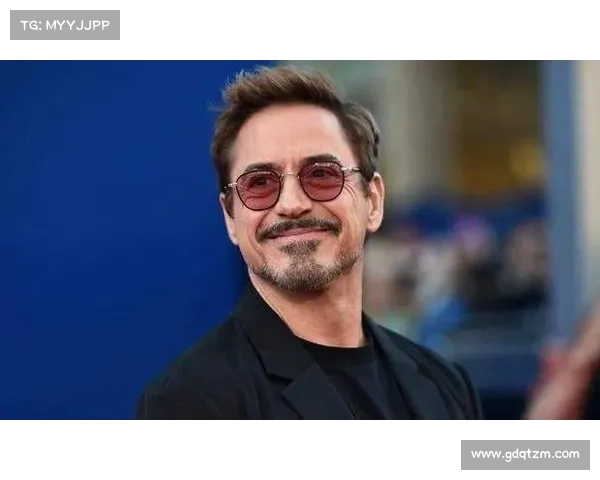 如何通过社交媒体和独特才艺让杰里米埃文斯成功走红并吸引粉丝注意